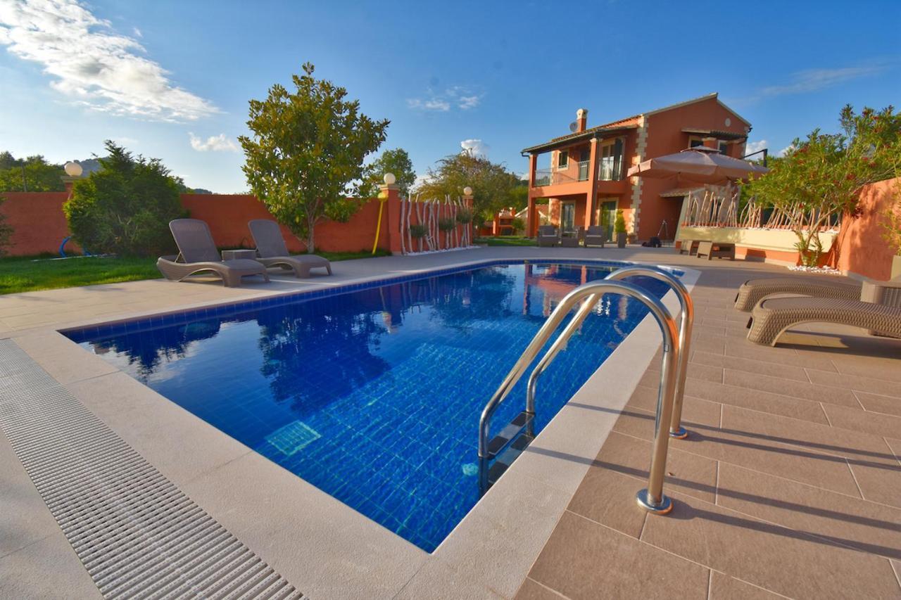 Villa Alex Sinarádes Esterno foto