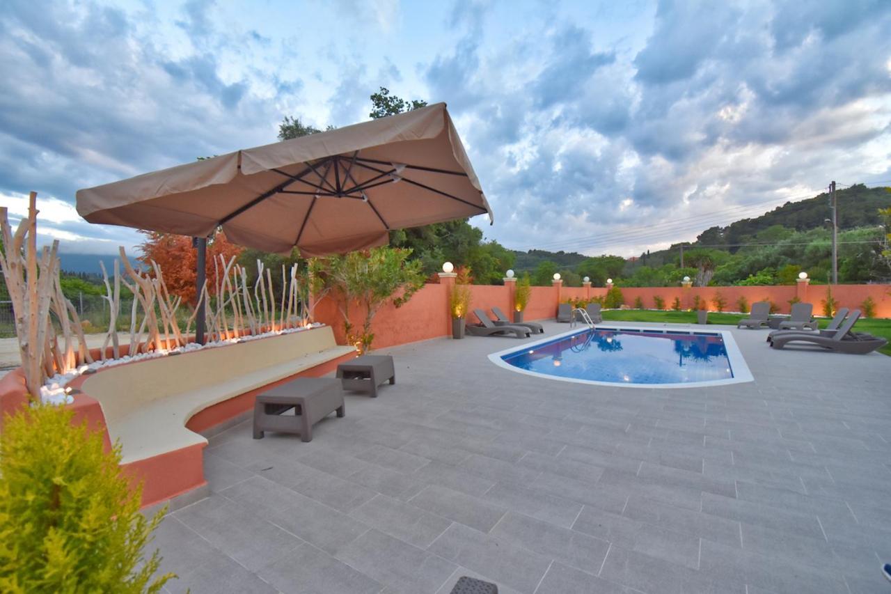 Villa Alex Sinarádes Esterno foto