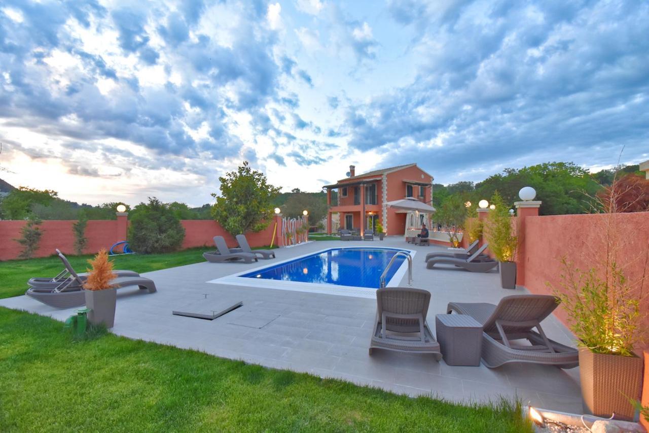 Villa Alex Sinarádes Esterno foto