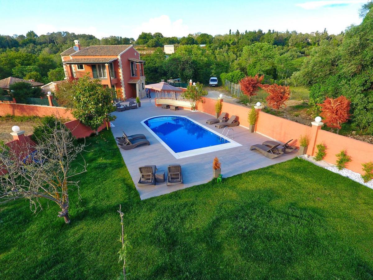 Villa Alex Sinarádes Esterno foto