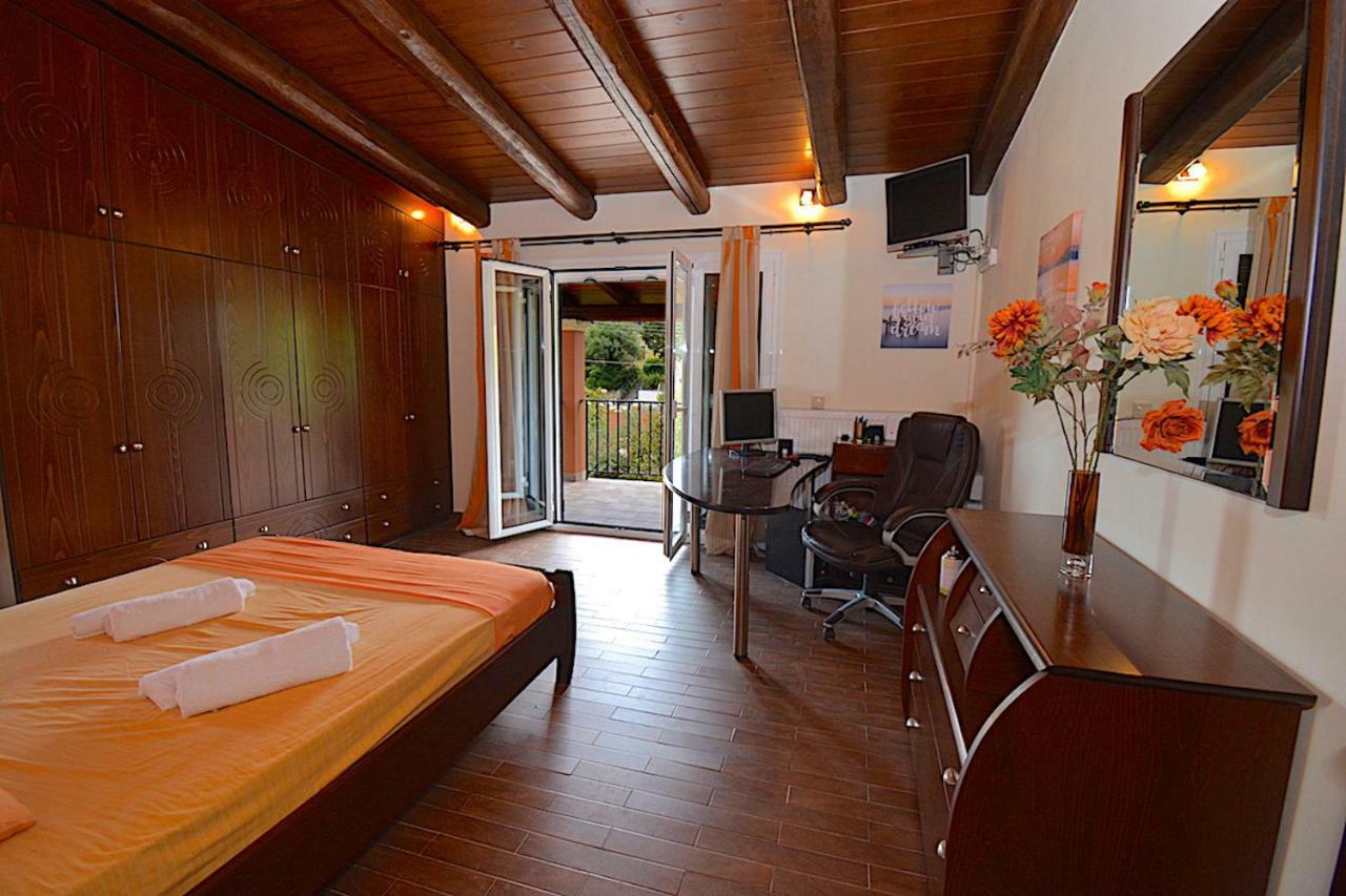 Villa Alex Sinarádes Esterno foto