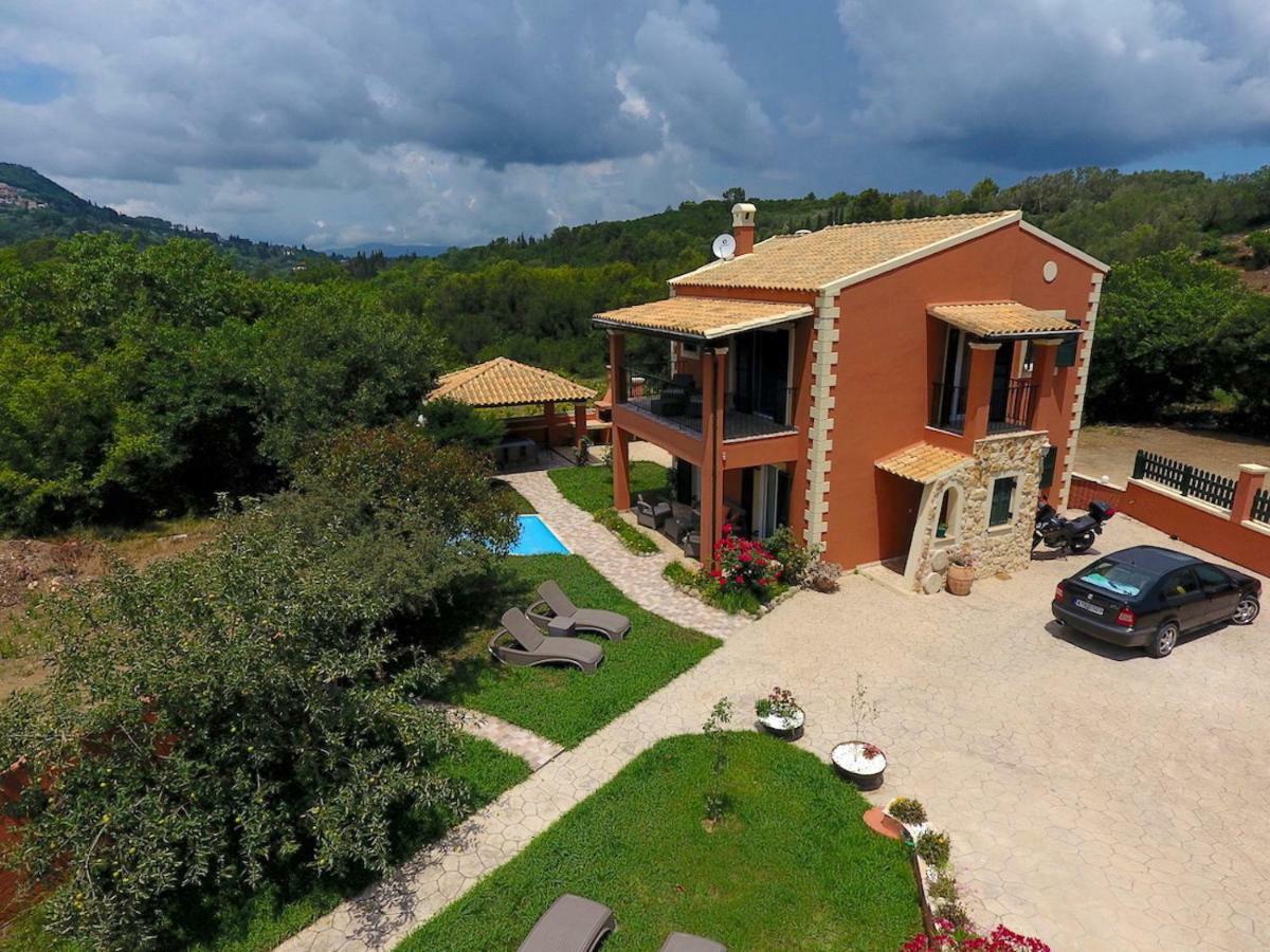 Villa Alex Sinarádes Esterno foto