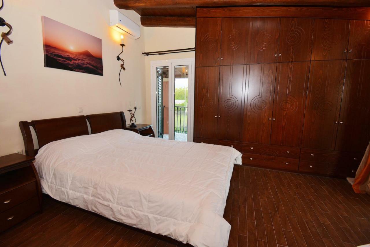 Villa Alex Sinarádes Esterno foto
